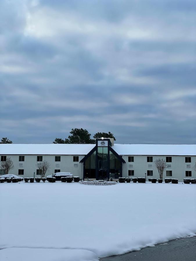 Carolina Pine Inn Near Southern Pines-Pinehurst Pinebluff Exterior foto